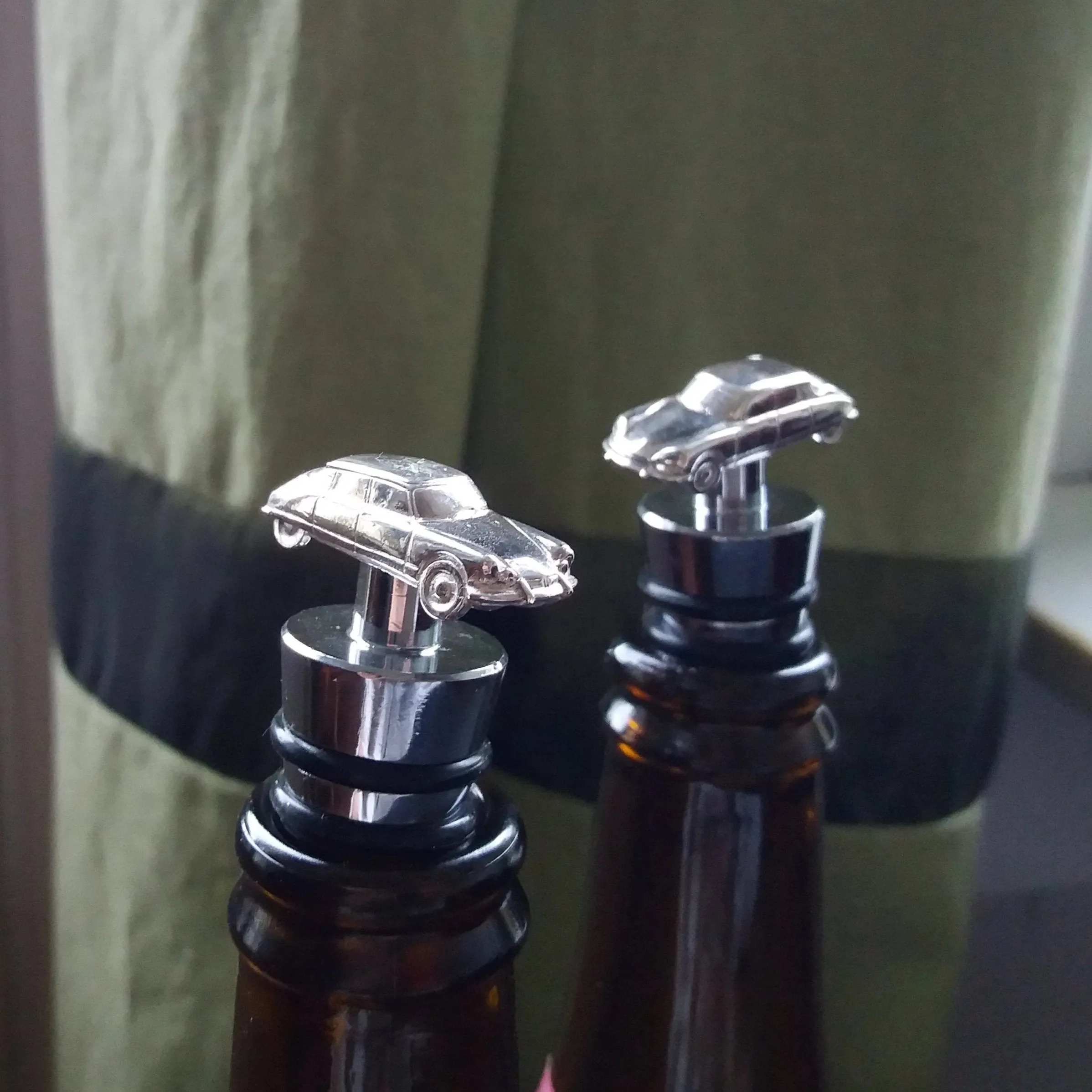 Car bottle stopper